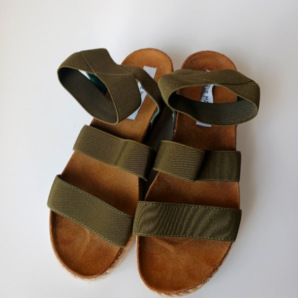 Steve Madden espadrille flatform sandals. Olive green.